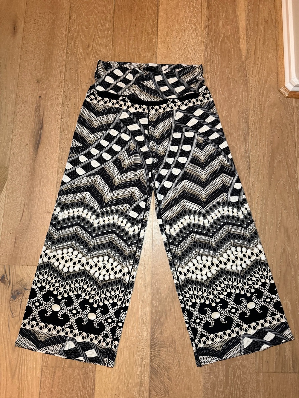 Eva Varro Black & White Geometric Wide Leg Pants